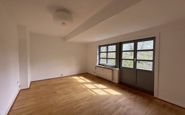 Kleine Familien aufgepasst - Naturnah wohnen im Dachgeschoss mit Aussicht! - Photo 1