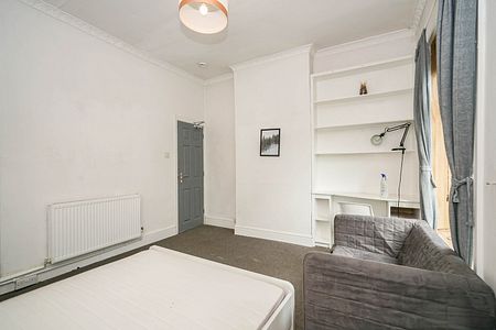 Room in a Shared House, Seaford Road, M6 - Photo 2