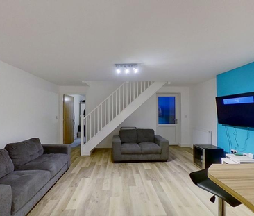 4 bedroom terraced house to rent - Photo 1