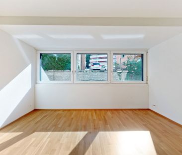 Looking for a new home? We have it! - Photo 5