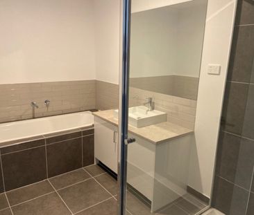 Contemporary Living - Photo 6