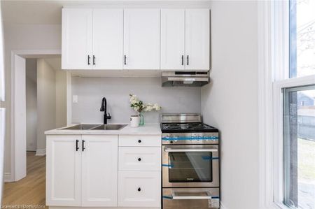 For Lease - 129 Durham Street Unit# upper - unit 2, Port Colborne, Ontario - Photo 3