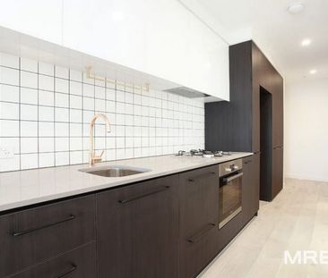 Uber Funky Pad in awesome spot - Photo 2