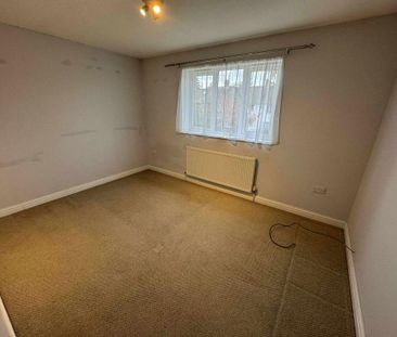 2 bedroom end of terrace house to rent - Photo 3