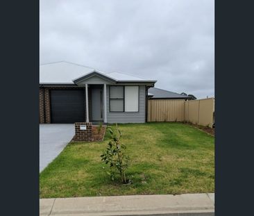 15 Queenborough Street, Nowra, NSW 2541 - Photo 2