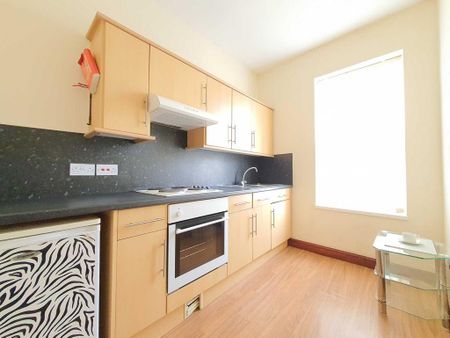 1 bedroom flat to rent - Photo 2