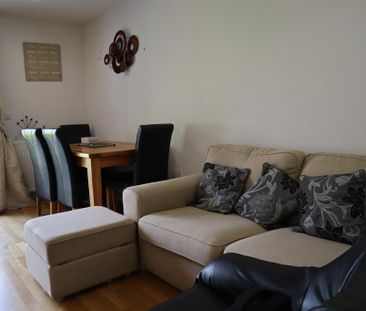4 bedroom end of terrace house to rent - Photo 1
