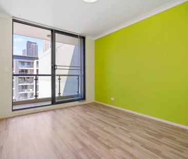 “Luxury Apartment in a Great Location!!” - Photo 2