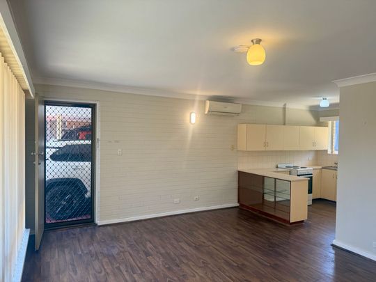 Coastal Living Made Easy – Walk to Scarborough Beach - Photo 1