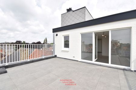 Prachtig gerenoveerde penthouse studio met slaaphoek en 2 zonneterrassen - Photo 4