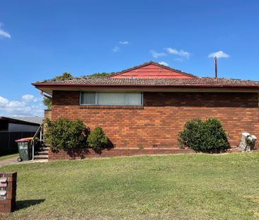 2/15 Clyde Street, Rutherford NSW 2320 - Photo 3