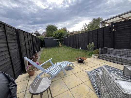 3 bedroom semi-detached house to rent - Photo 1