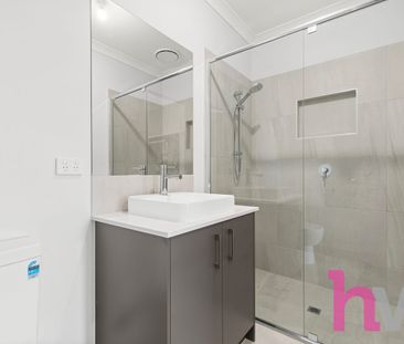 Modern Comfort. Effortless Living. - Photo 4