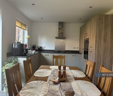 4 bedroom detached house to rent - Photo 6