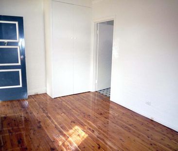 Central Albury Bedsit Unit - Photo 3