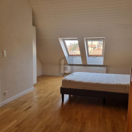 VUE IMPRENABLE EN PLEIN CENTRE - Photo 3