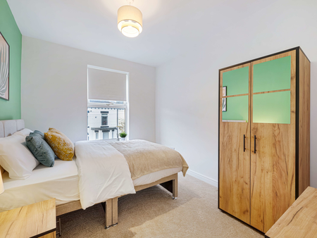 Newly Refurbished 7-Bed House Share In L13! Room 3 (Double) - Photo 3