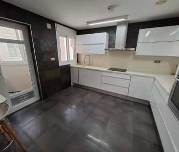 Luxury penthouse for rent in Alicante, Valencia - Photo 2