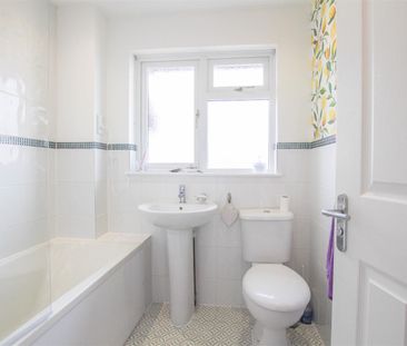 Goddard Way, Saffron Walden - Photo 6