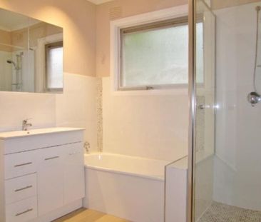 2/131 Locksley Road, Ivanhoe - Photo 3