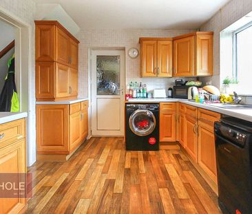 Satchfield Close, - Photo 4