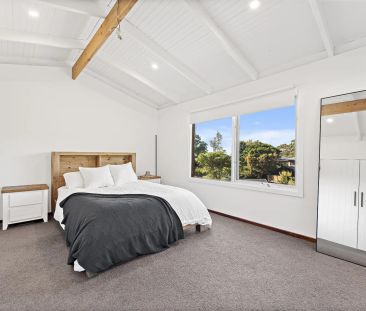 Tranquil Tree-Top Living in Mount Keira - Photo 3