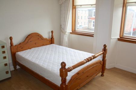 6 bedroom flat to rent - Photo 4