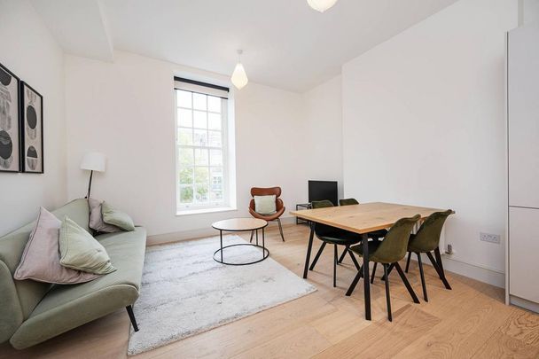 2 bedroom flat to rent - Photo 1