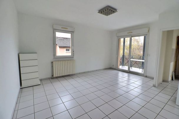 T3 avec terrasse, proche centre-ville de Figeac - Photo 1