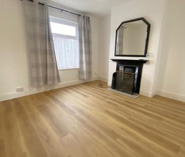 2 bedroom semi-detached house to rent - Photo 2
