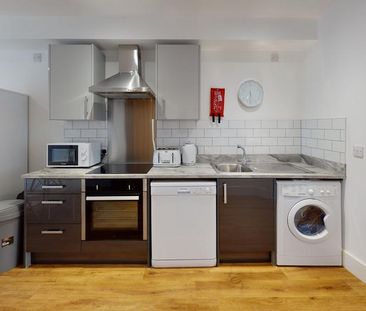 2 bedroom flat to rent - Photo 2