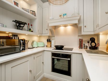 14 Highbury Pl, Highbury East, London N5 1QP, UK, London - Photo 2