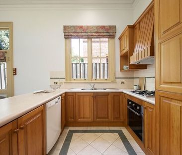 10 Bayview Terrace, Ascot Vale VIC 3032 - Photo 6