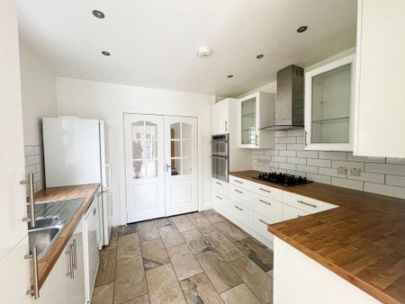 5 bedroom terraced house to rent - Photo 4
