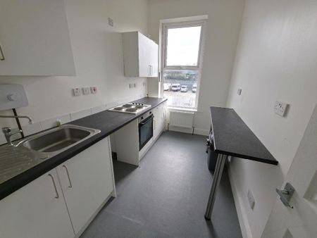 1 bedroom flat to rent - Photo 2