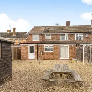 1 bedroom in a house share to rent - Photo 1