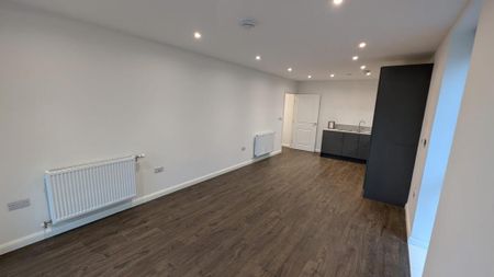 2 bedroom flat to rent - Photo 2