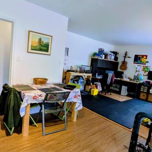 Immeuble - 560 Jacques-Cartier 4 ½ – Spacieux Et Lumineux - Photo 2