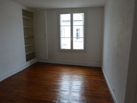 A LOUER : APPARTEMENT TYPE 3 HYPER CENTRE RUE DE BORDEAUX • Réf GI-SB-G0045 - Photo 2