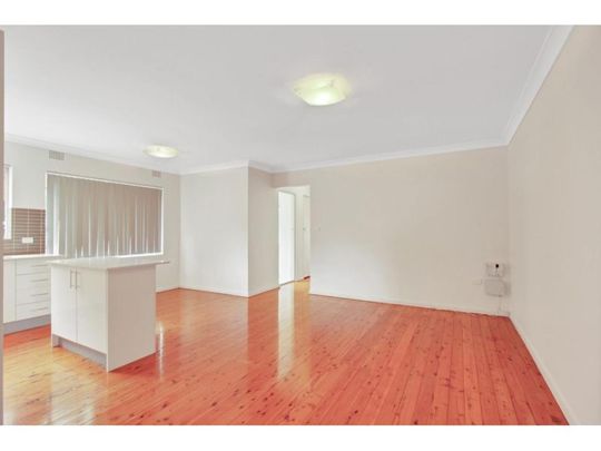 2 / 32 Matthews Street, Wollongong, NSW 2500 - Photo 1