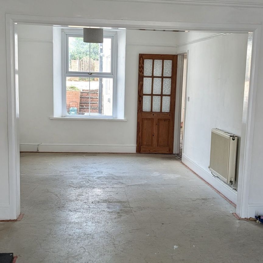 3 Bed Mid Terraced House to Let in Launceston - Photo 1