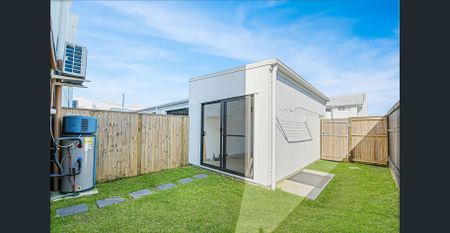 Elegant Townhouse in the Vibrant Aura Community of Nirimba - Photo 2