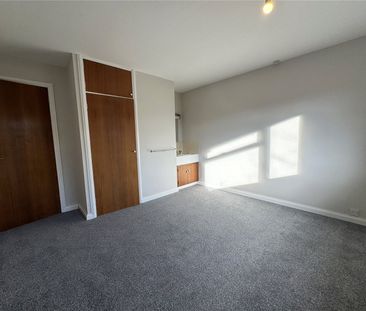 The Vicarage, Wombridge Road - Photo 6