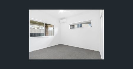 BRAND NEW - AMAZING LOCATION 3 BEDROOM DUPLEX - Photo 3