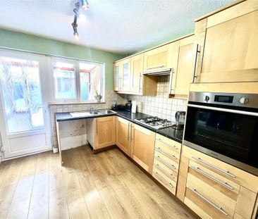 2 bedroom terraced house to rent - Photo 3