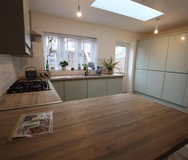 1 bedroom in a house share to rent - Photo 6