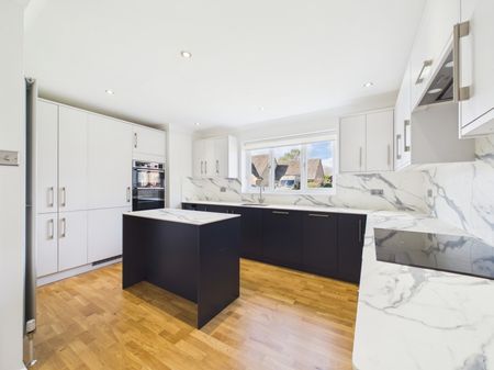 Bella Vista, Woodmancote, Cheltenham, GL52 - Photo 3