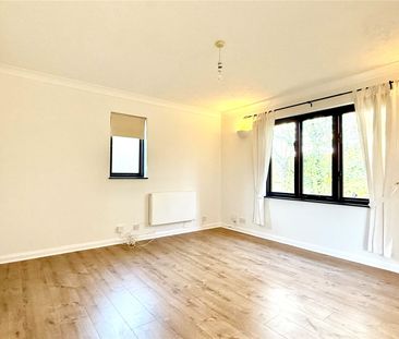 Othello Grove, Warfield Othello Grove, Warfield - Photo 2