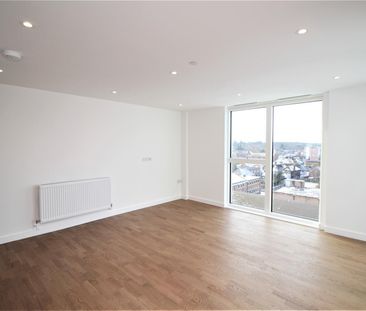 The Broadway, Town Centre - Photo 1