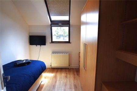 1 bedroom in a house share to rent - Photo 4
